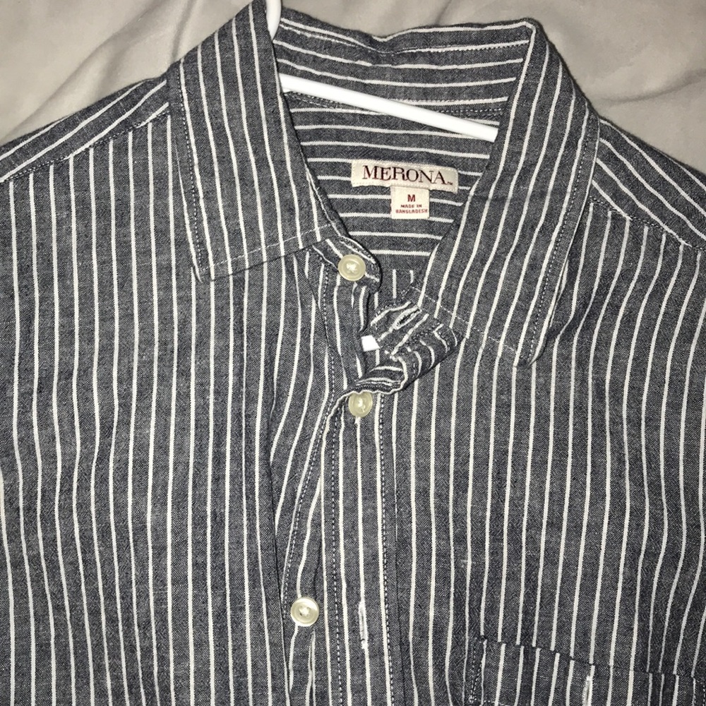 Button up - Picture 2 of 2